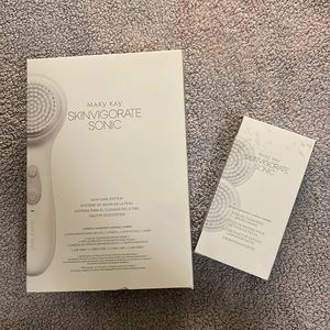 Facial Cleansing Brush